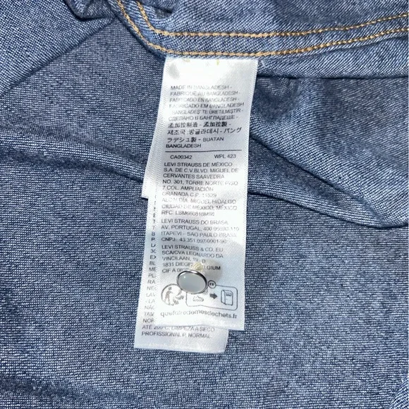Levi’s Women’s Blue Denim Pearl Snap Iconic Western Shirt Modern Fit Size M - Picture 7 of 8